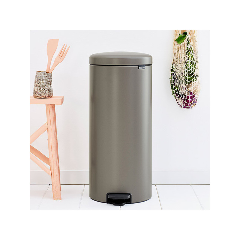 Κάδος με πεντάλ Brabantia NewIcon 649057, 30 l, Εύκολο κλείσιμο, Αντιολισθητική βάση, Γκρι