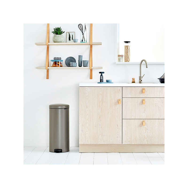 Κάδος με πεντάλ Brabantia NewIcon 649057, 30 l, Εύκολο κλείσιμο, Αντιολισθητική βάση, Γκρι